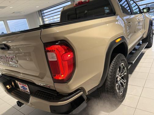 2024 GMC Canyon AT4