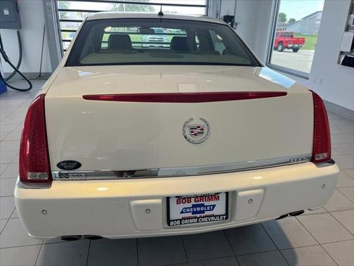 2006 Cadillac DTS Base