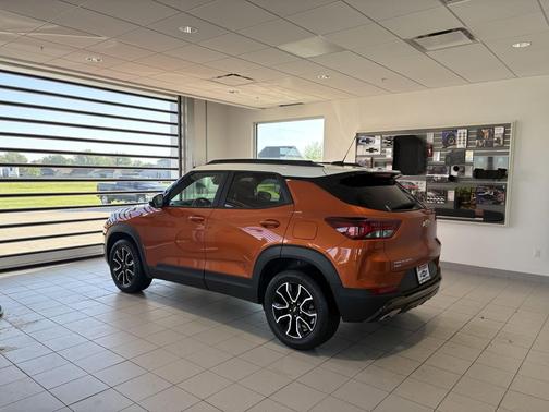 Vivid Orange Metallic 2023 Chevrolet Trailblazer ACTIV