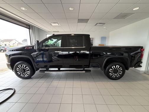 Black 2022 Chevrolet Silverado 2500 LTZ