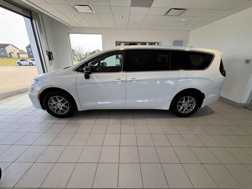 2026 Chrysler Pacifica L