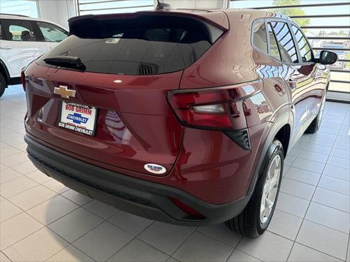 2025 Chevrolet Trax LS