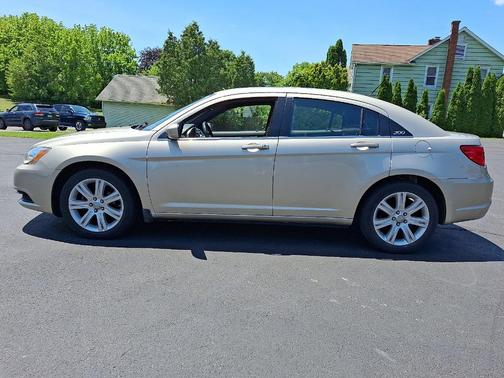 2013 Chrysler 200 Touring
