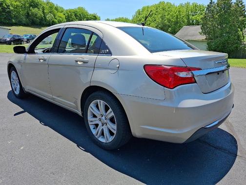 2013 Chrysler 200 Touring