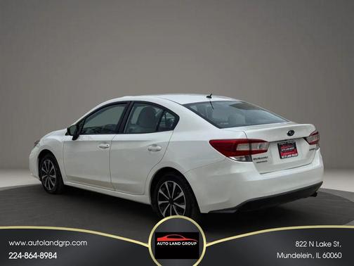 Crystal White Pearl 2019 Subaru Impreza 2.0i