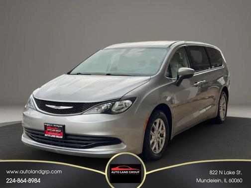 Billet Silver Metallic Clearcoat 2017 Chrysler Pacifica Touring