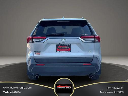 Silver Sky Metallic 2019 Toyota RAV4 LE