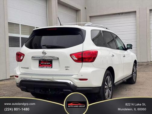 2017 Nissan Pathfinder SL