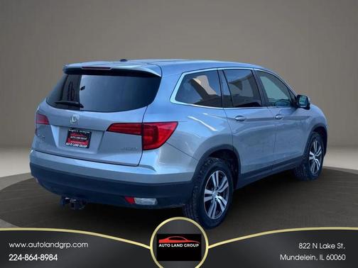 Lunar Silver Metallic 2018 Honda Pilot EX