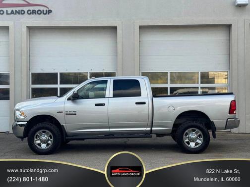 2017 RAM 2500 Tradesman Crew Cab 4x4 6'4' Box