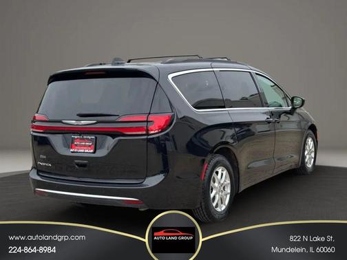 Brilliant Black Crystal Pearlcoat 2022 Chrysler Pacifica Touring L