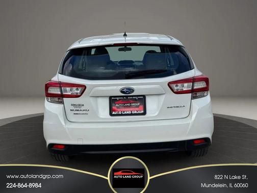 Crystal White Pearl 2019 Subaru Impreza 2.0i