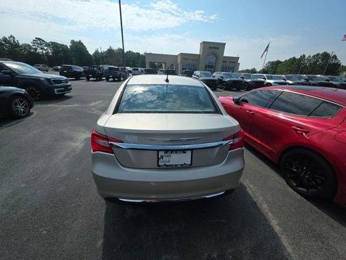 2013 Chrysler 200 Touring