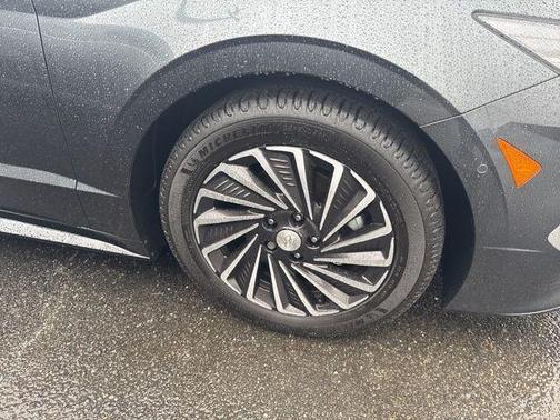 2023 Hyundai SONATA Hybrid Limited