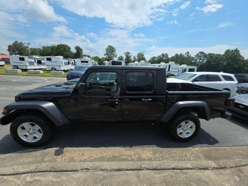 2023 Jeep Gladiator Sport