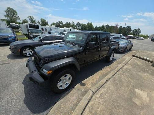 2023 Jeep Gladiator Sport