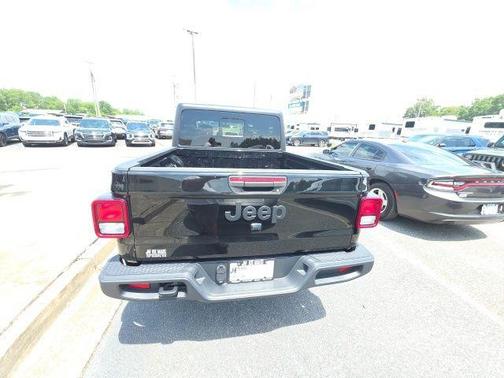 2023 Jeep Gladiator Sport