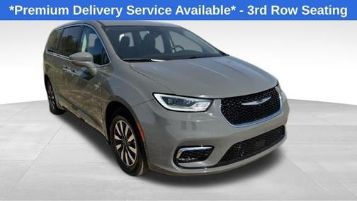 2022 Chrysler Pacifica Hybrid Touring L