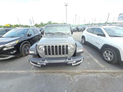 2023 Jeep Gladiator Sport