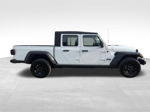 2023 Jeep Gladiator Sport