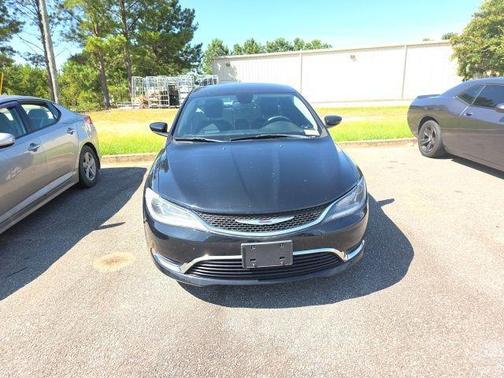 2017 Chrysler 200 Limited