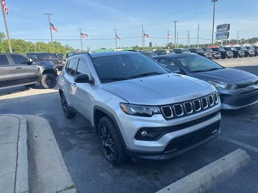 2024 Jeep Compass Latitude Lux