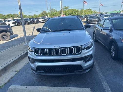2024 Jeep Compass Latitude Lux