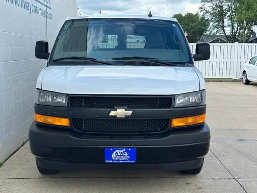2022 Chevrolet Express 3500 LS