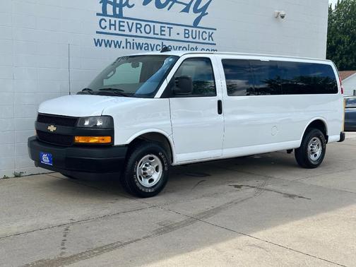 2022 Chevrolet Express 3500 LS
