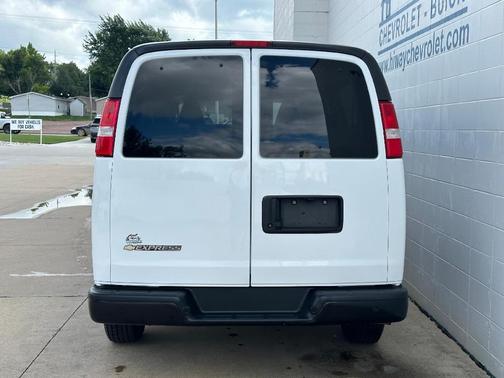2022 Chevrolet Express 3500 LS