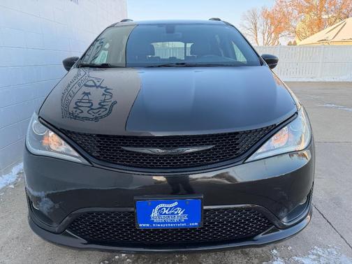 2018 Chrysler Pacifica Touring-L