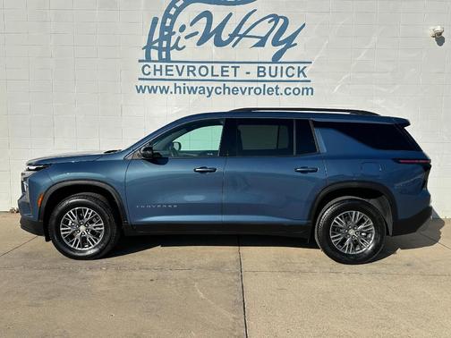 2025 Chevrolet Traverse LT