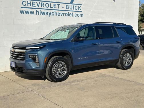 2025 Chevrolet Traverse LT