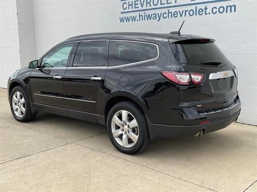 Photo 4 of 16 of 2016 Chevrolet Traverse LTZ