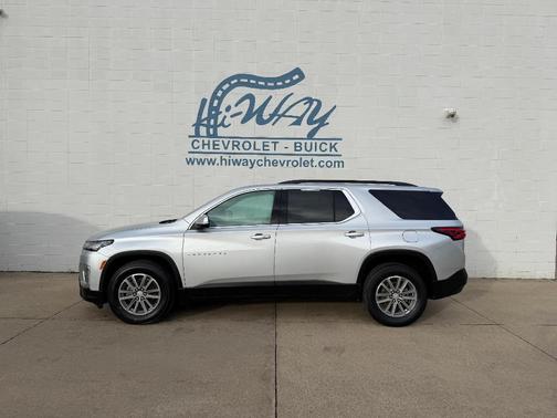 2022 Chevrolet Traverse LT Leather