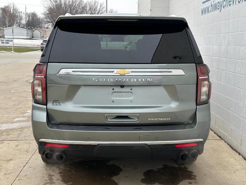 2023 Chevrolet Suburban Premier