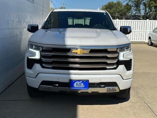 2022 Chevrolet Silverado 1500 High Country