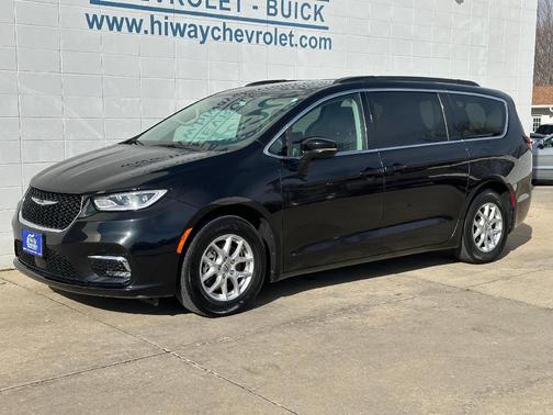2022 Chrysler Pacifica Touring-L