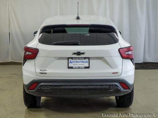 Summit White 2024 Chevrolet Trax FWD 1RS