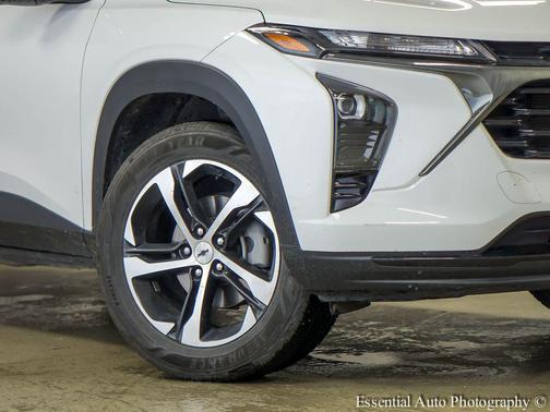 Summit White 2024 Chevrolet Trax FWD 1RS