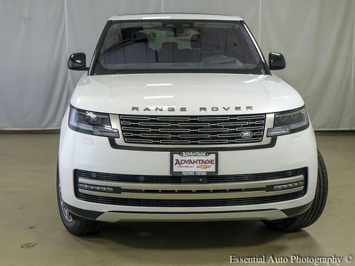 Fuji White 2023 Land Rover Range Rover P400 SE