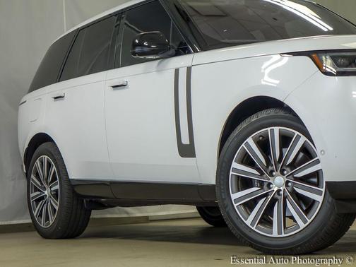 Fuji White 2023 Land Rover Range Rover P400 SE