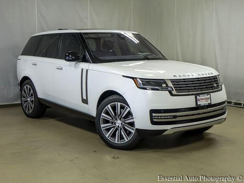 Fuji White 2023 Land Rover Range Rover P400 SE