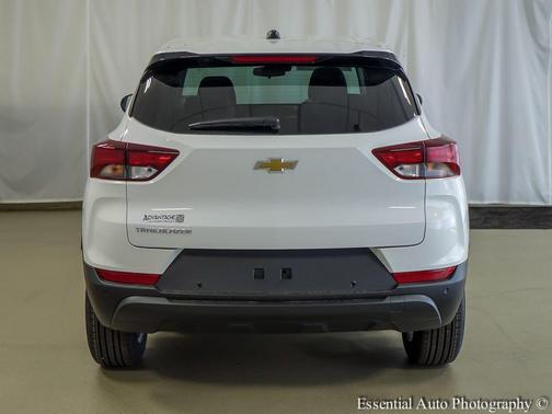 Summit White 2026 Chevrolet Trailblazer LS