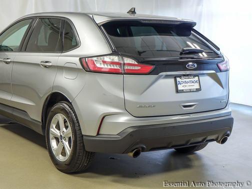 Iconic Silver Metallic 2020 Ford Edge SE