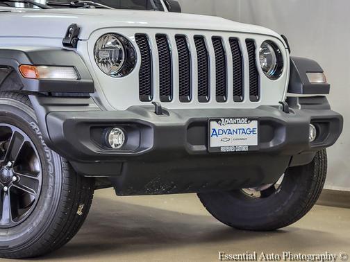 Bright White Clearcoat 2023 Jeep Wrangler Sport