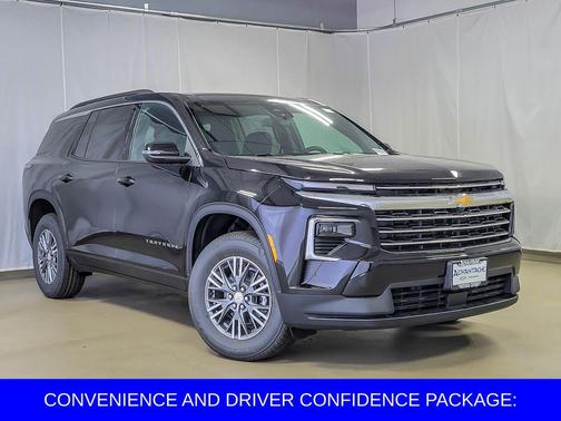 Mosaic Black Metallic 2026 Chevrolet Traverse LT