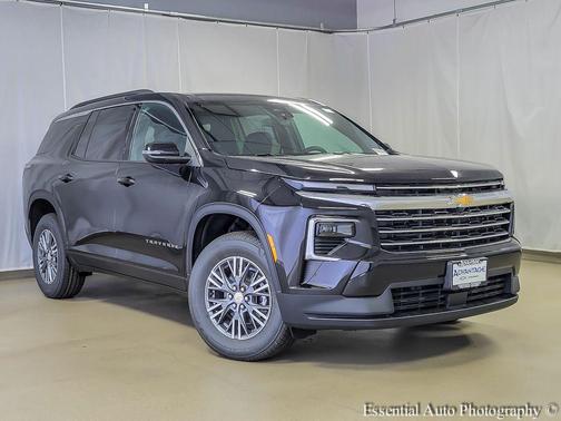 Mosaic Black Metallic 2026 Chevrolet Traverse LT