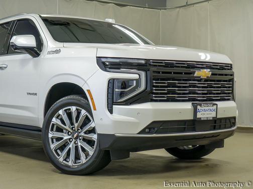 Iridescent Pearl Tricoat 2025 Chevrolet Tahoe 4WD High Country