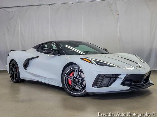 Arctic White 2021 Chevrolet Corvette Stingray w/2LT
